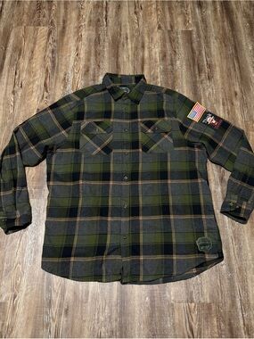 Angry Minnow Smokey The Bear Flannel Men's XL Plaid Button Up Fall in Green